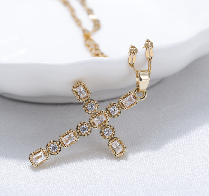 Collar Cruz Brillante
