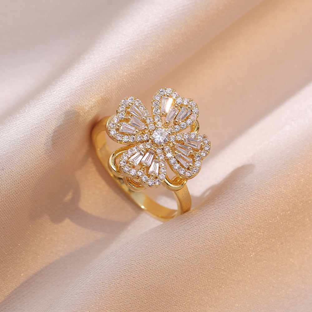 Anillo Trébol de la Fortuna Giratorio
