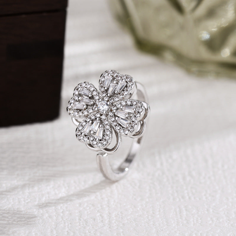 Anillo Trébol de la Fortuna Giratorio