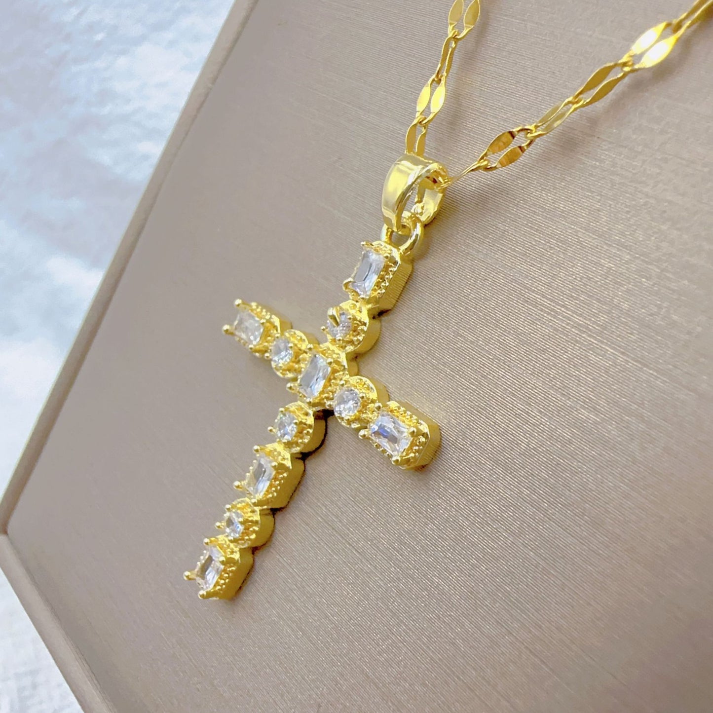 Collar Cruz Brillante