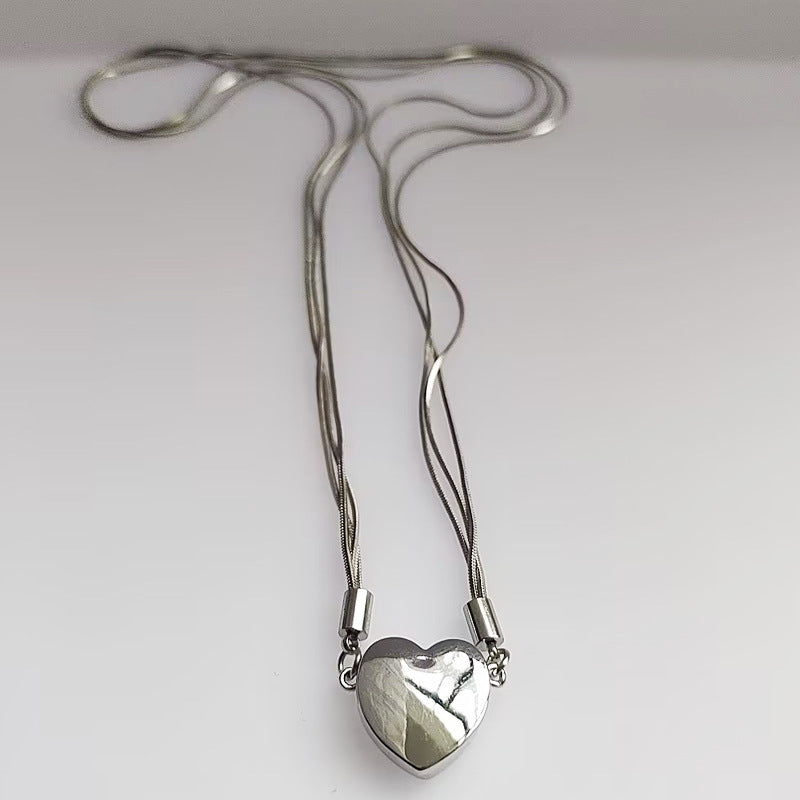 Collar Corazón Magnético