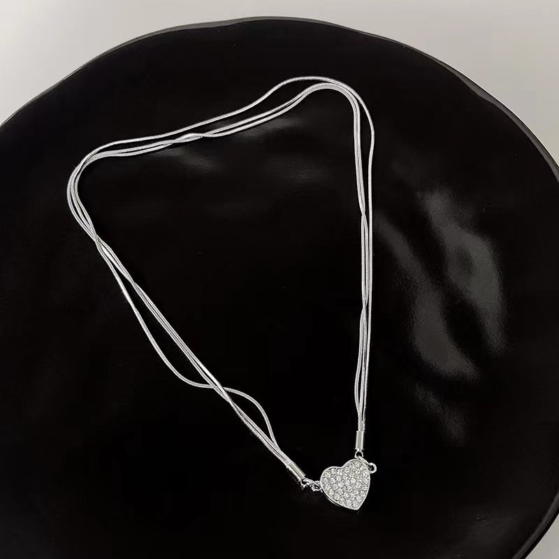 Collar Corazón Magnético