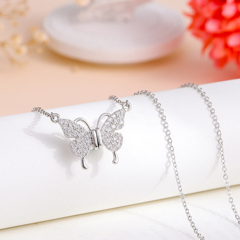 Collar Mariposa Magnética
