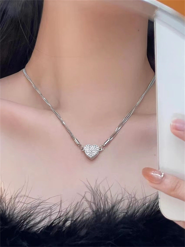 Collar Corazón Magnético