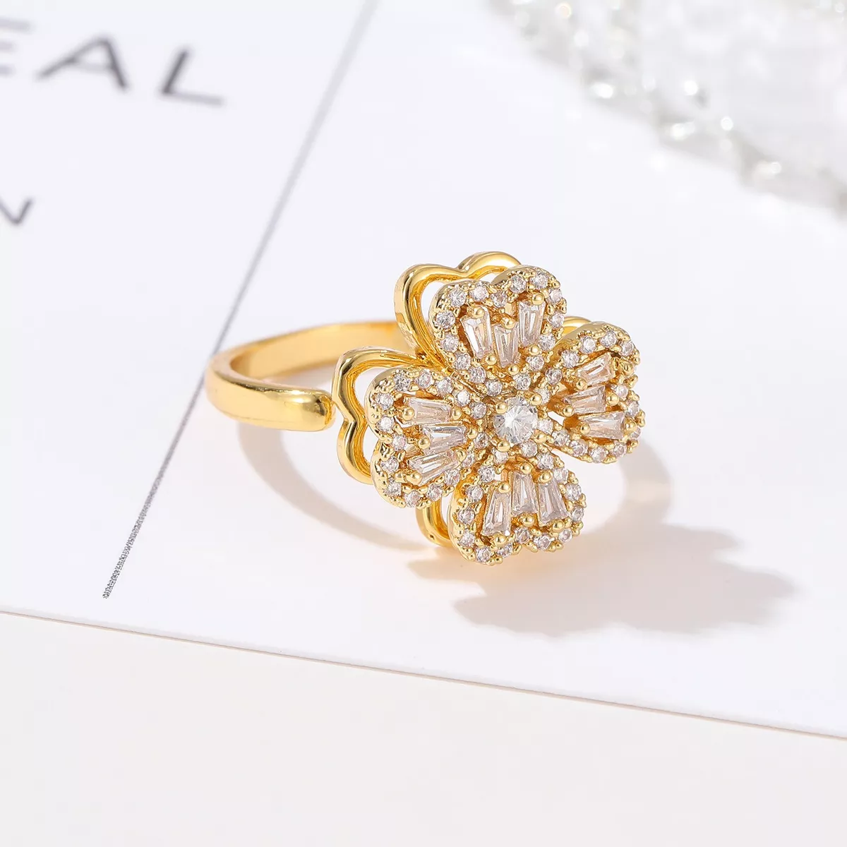 Anillo Trébol de la Fortuna Giratorio