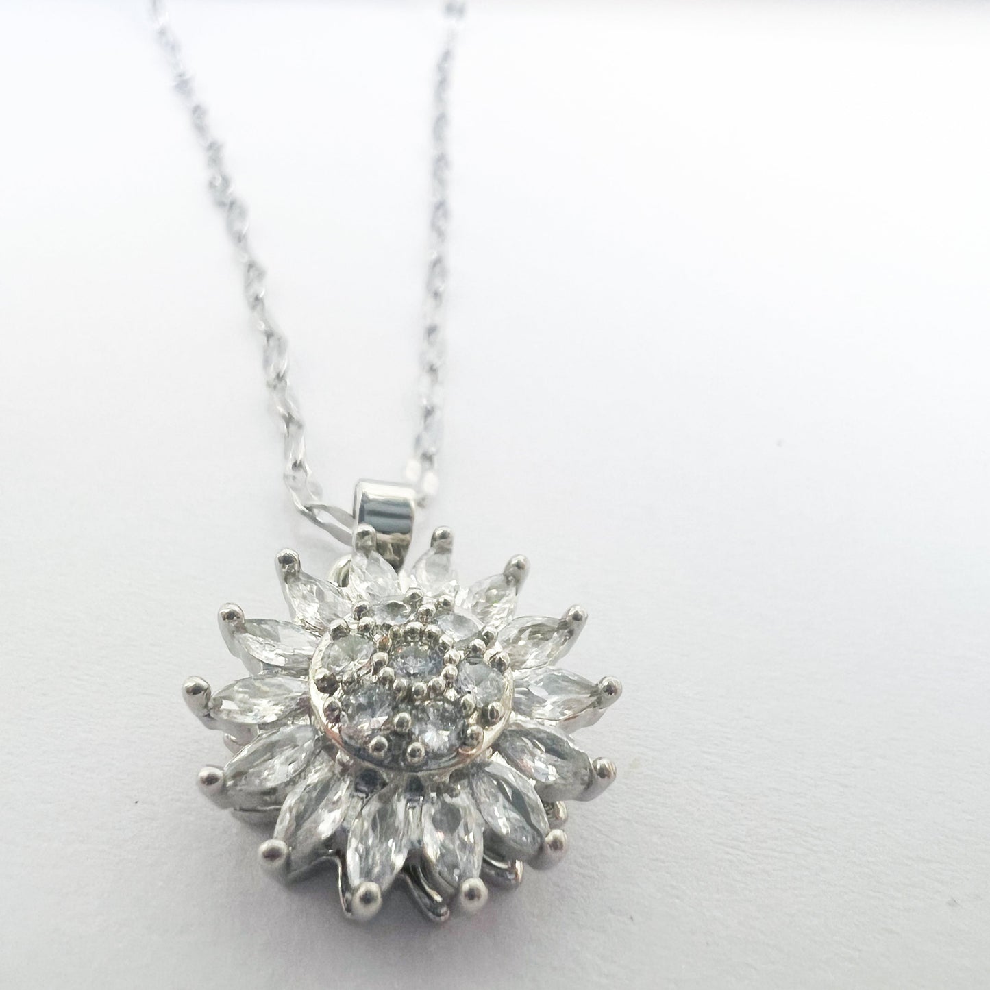 Collar Girasol Giratorio