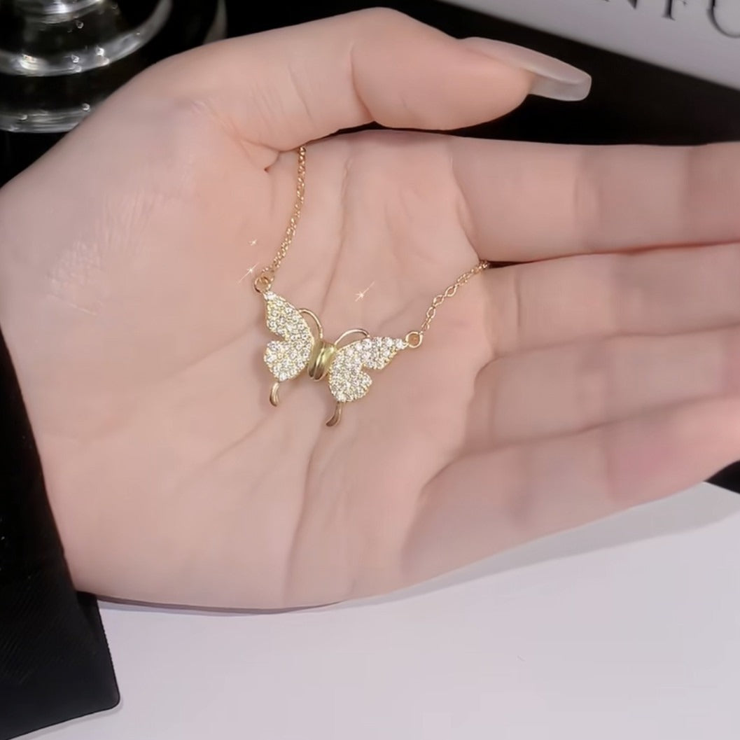 Collar Mariposa Magnética