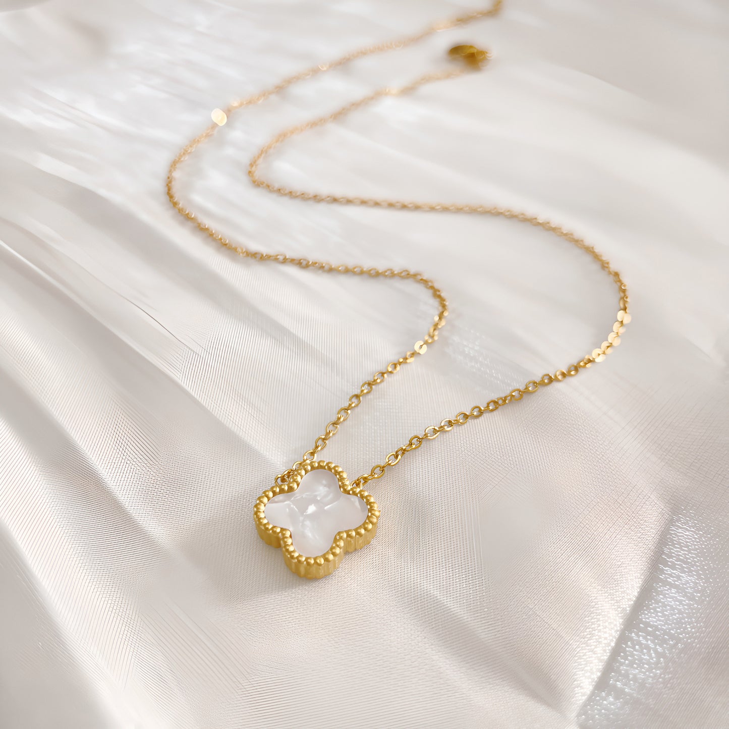 Collar Flor de Medianoche