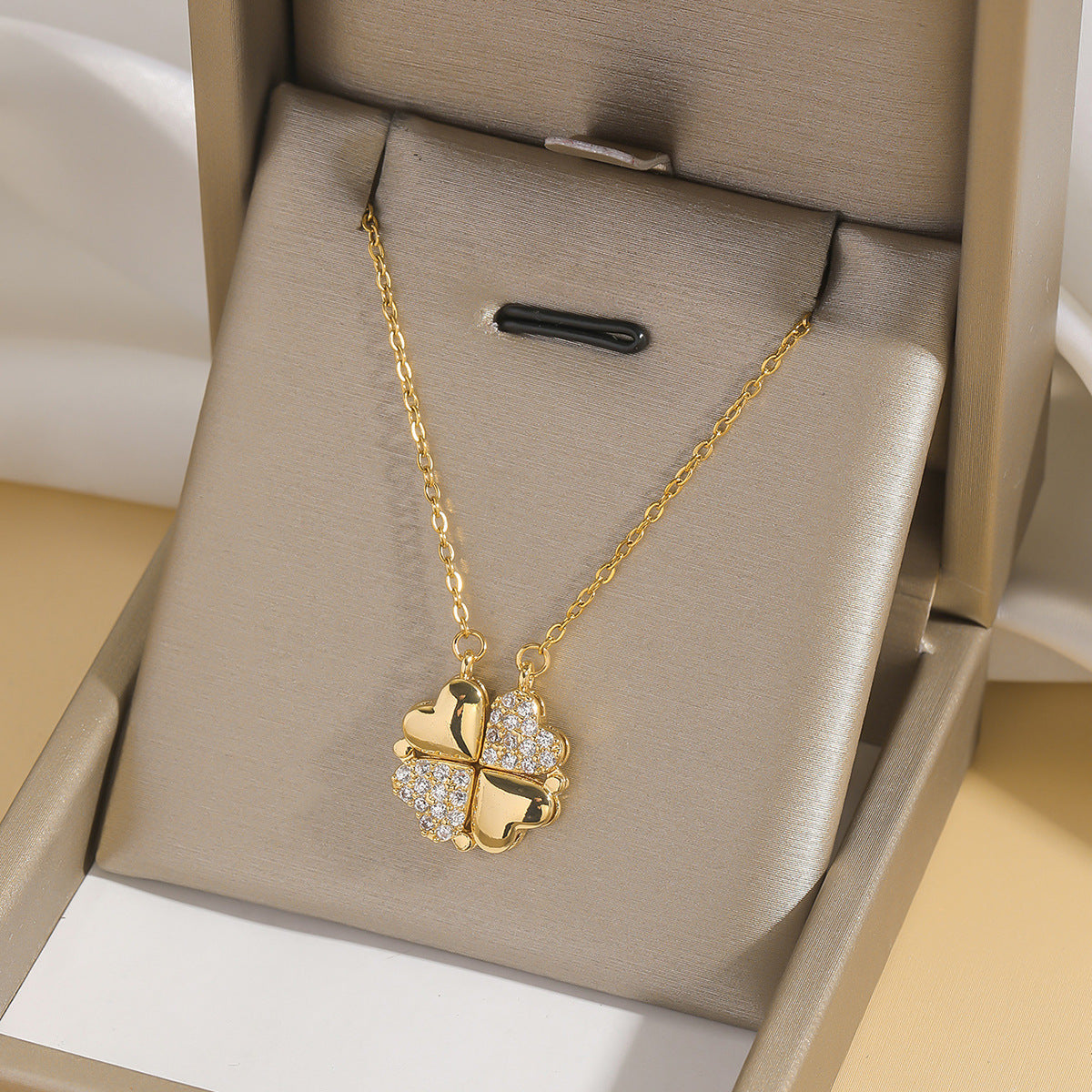 Collar Susurros de la Fortuna