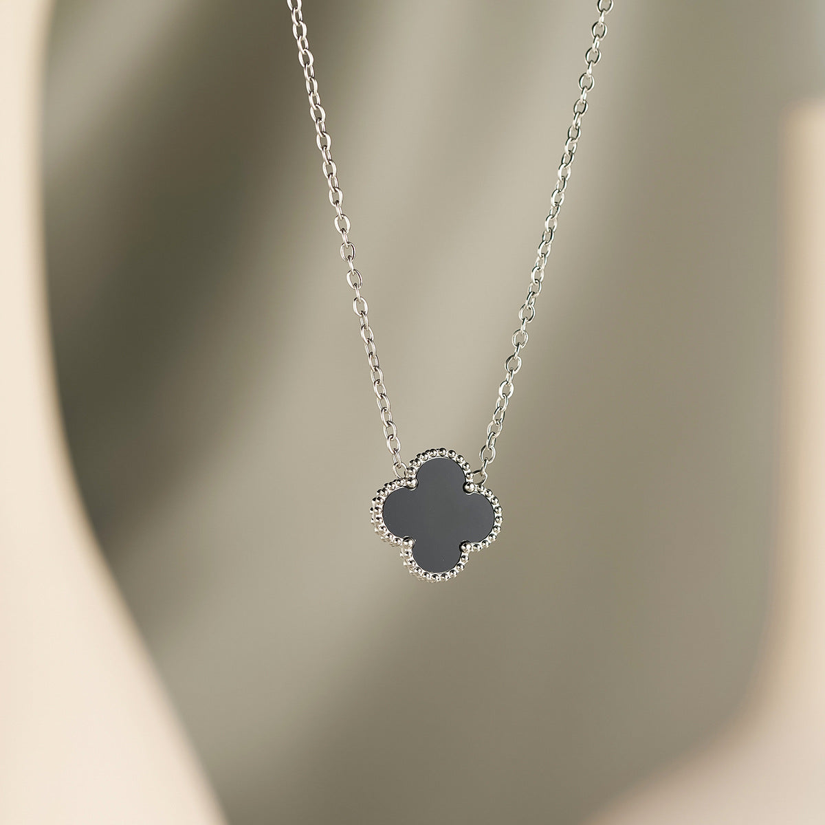 Collar Flor de Medianoche