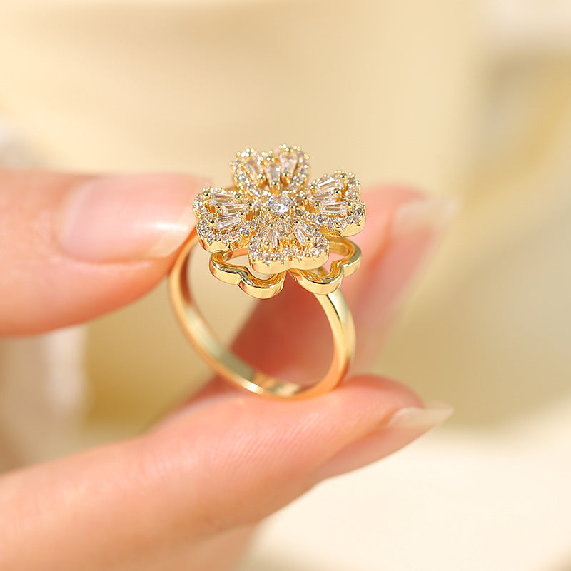 Anillo Trébol de la Fortuna Giratorio