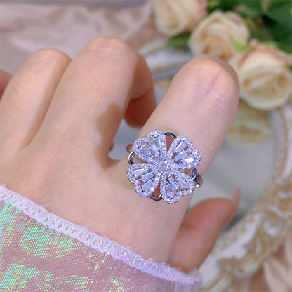 Anillo Trébol de la Fortuna Giratorio